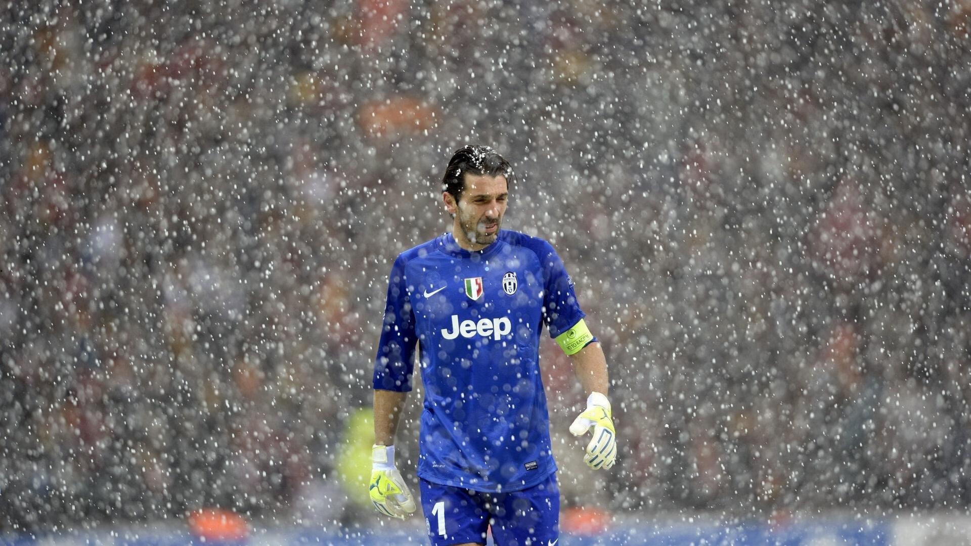 拜仁进攻风暴席卷德甲，孔帕尼战术革命铸就半程历史纪录冲击战