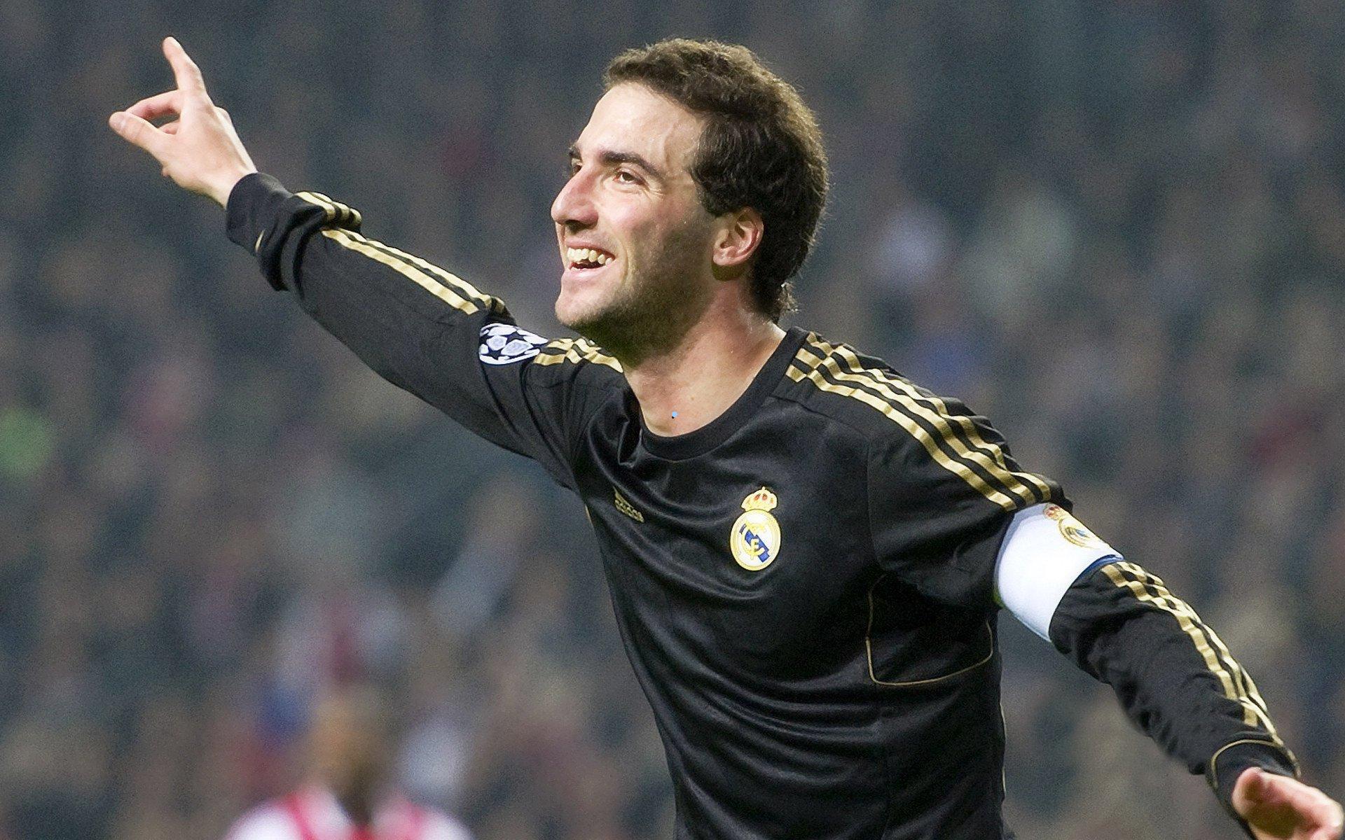 圣保利与海登海姆德乙对决，欧文藤田让瑠奇马首发引领战局，伊布拉希莫维奇派林格关键出战